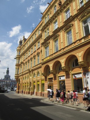 Czeskie Budziejowice, Palace Včela